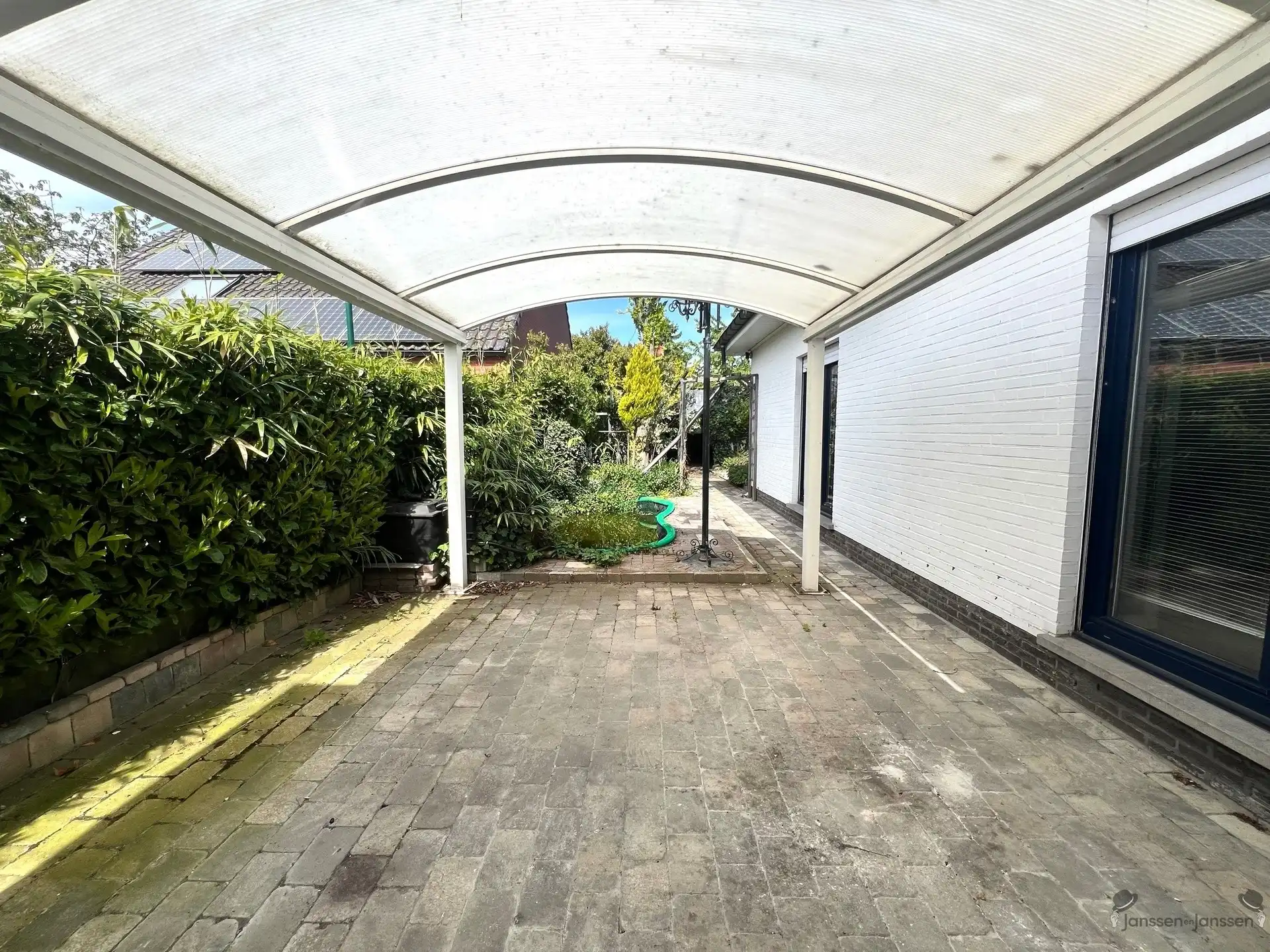 Vrijstaande bungalow met garage foto 16