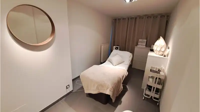 Instapklare handelruimte te huur in de Moerkerkse Steenweg in Sint-Kruis Brugge foto 7