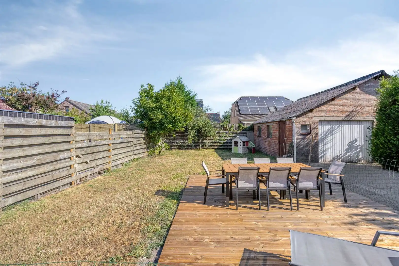 instapklare, hedendaags en stijlvol ingerichte woning met heerlijke tuin en garagebox foto 24