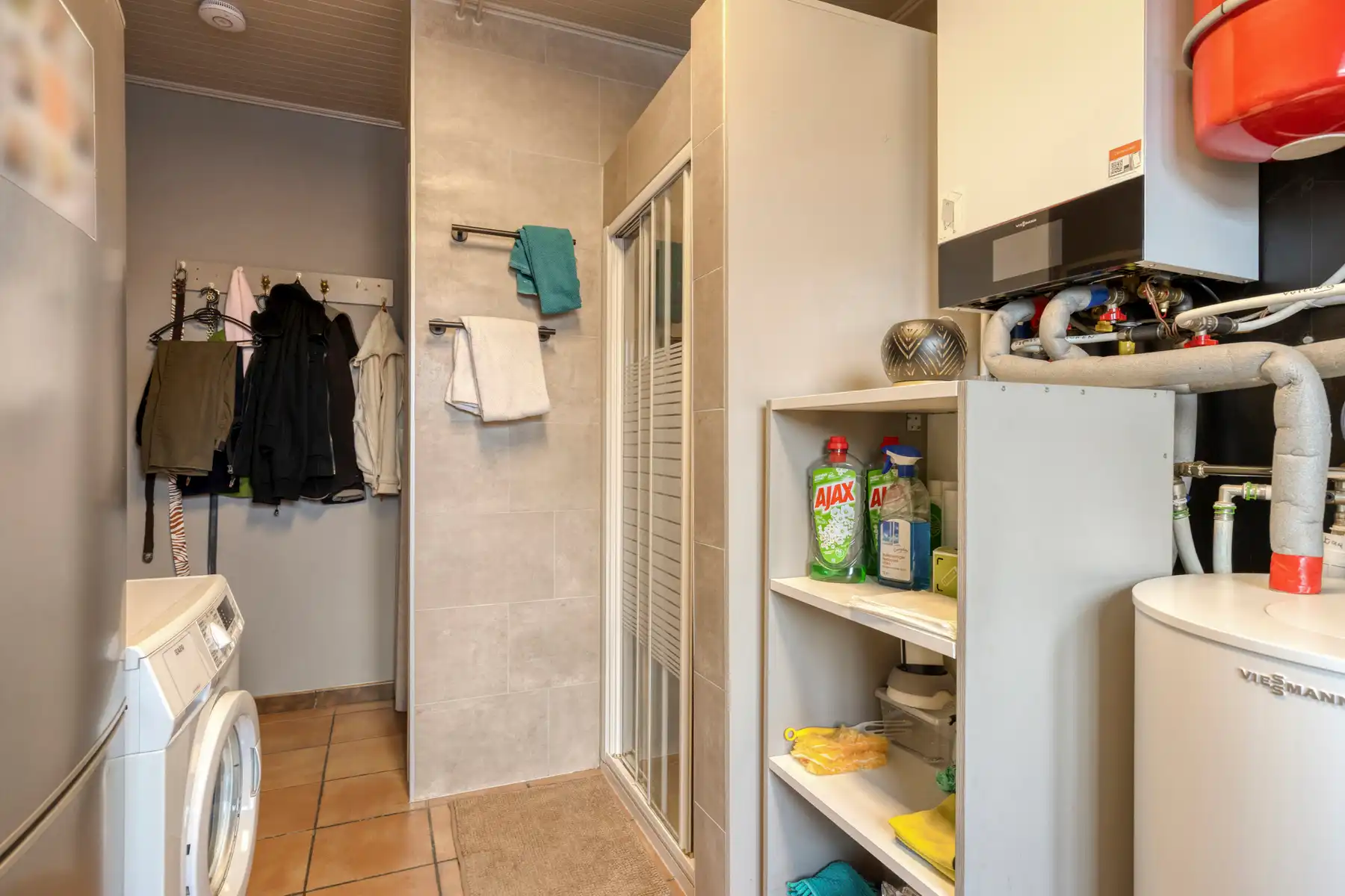 Mooie open bebouwing met bijgebouw en grote tuin foto 9