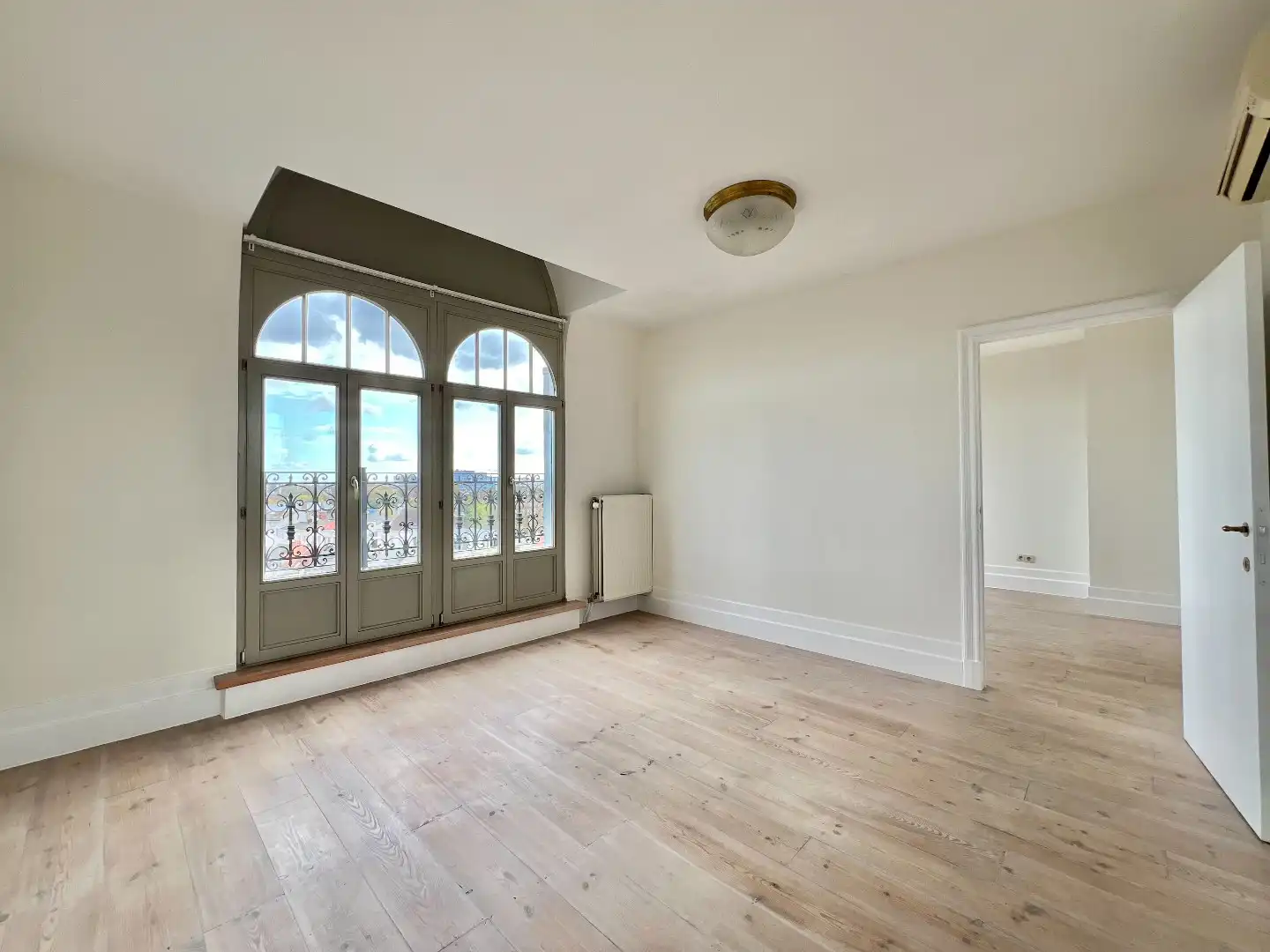 Uniek penthouse met 4 slaapkamers en ruim privéterras in Zurenborg foto 3