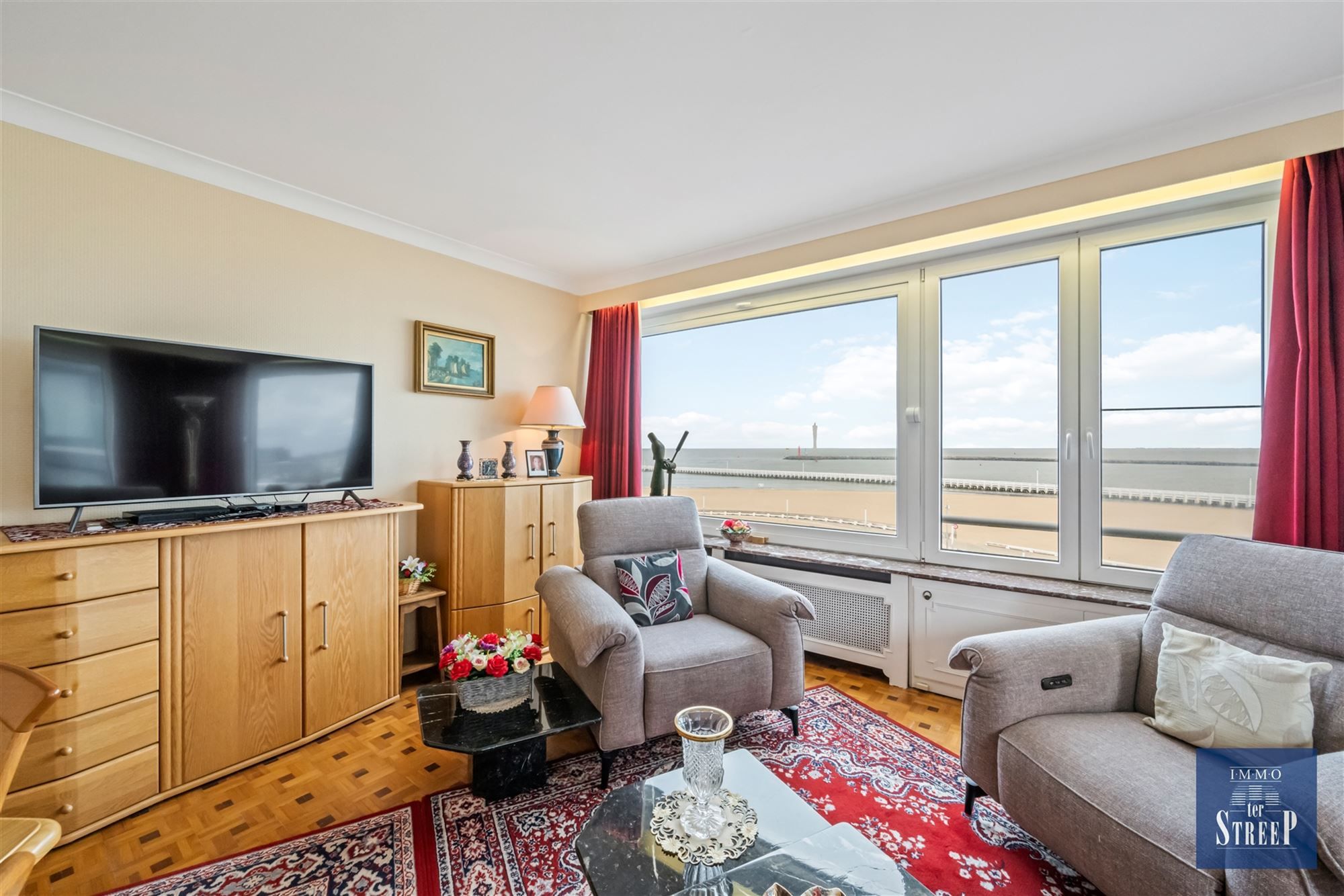 Ruim appartement met 2 slaapkamers en frontaal zeezicht  foto 2