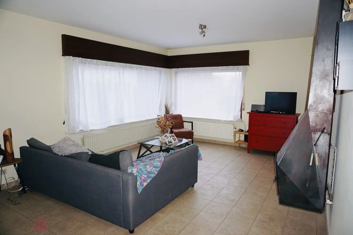 Rustig gelegen woning met 4 slaapkamers, bureau (of extra slaapkamer), garage en grote tuin. foto 6