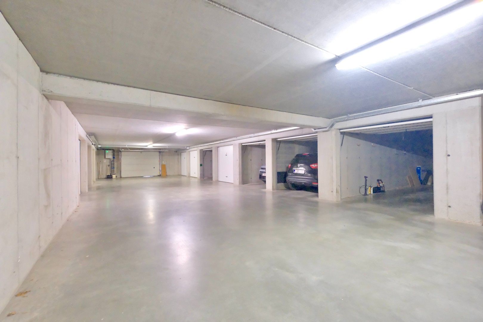 Duplex dakappartement met 2 slpks, 2 badkamers, 2 terrassen en garage foto 14