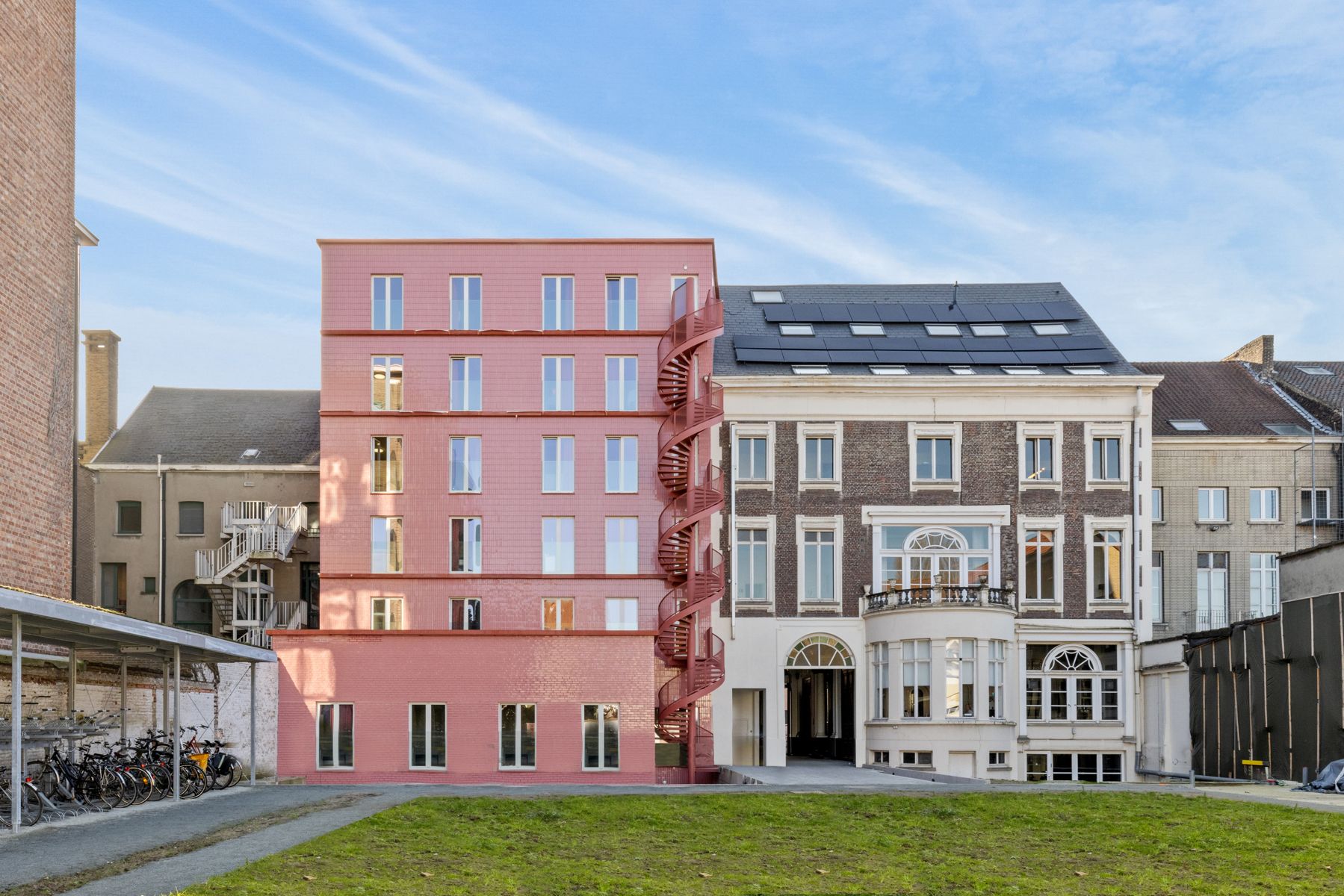 Nieuwe, verhuurde studentenhuisvesting te koop! foto 6