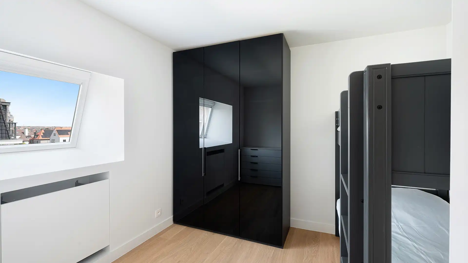 Exclusief gerenoveerd duplex-appartement met zonneterras op wandelafstand van het Albertstrand foto 29