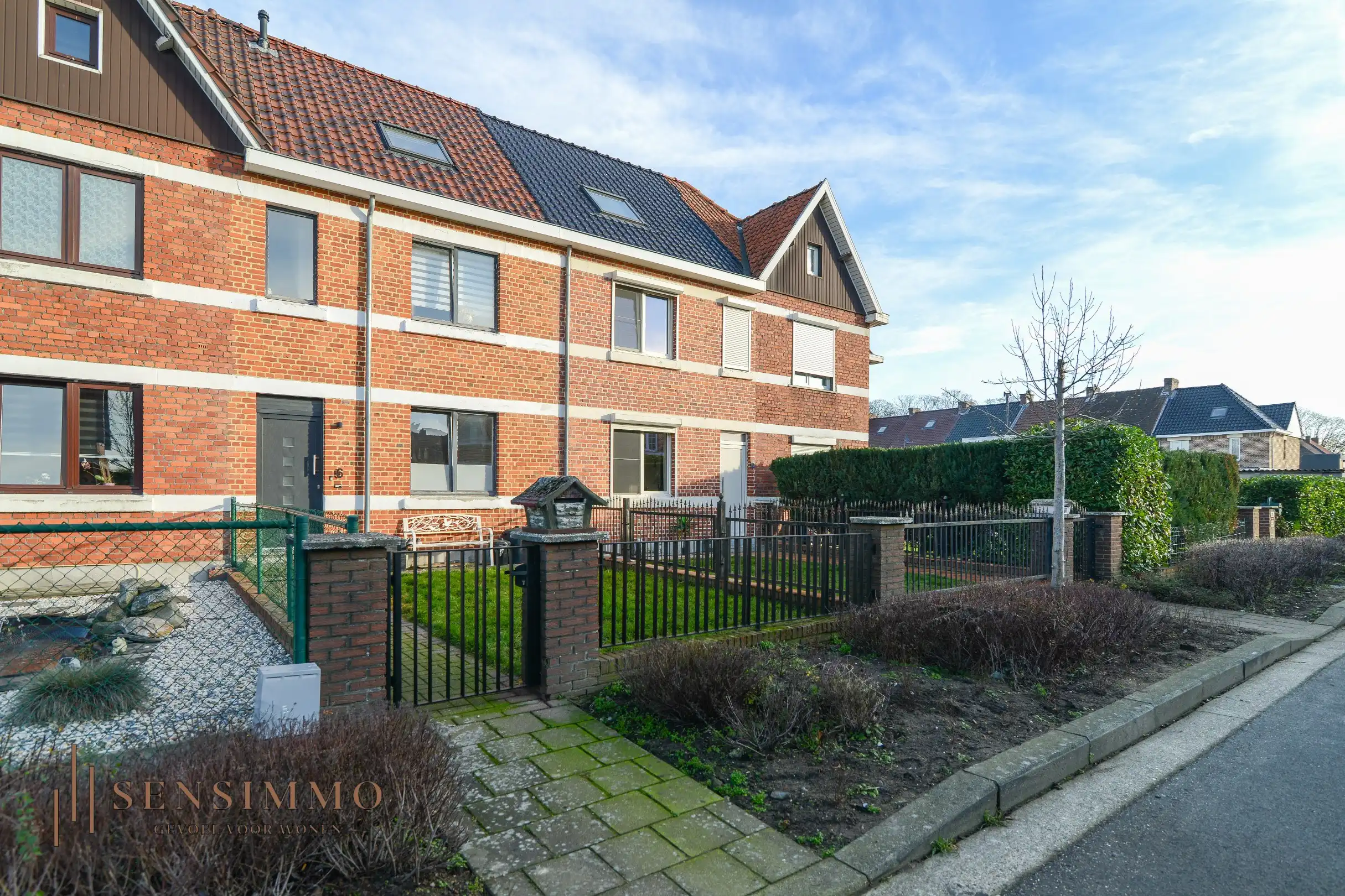 Recent gerenoveerde Tuinwijkwoning met 4 slaapkamers te Genk  foto 2