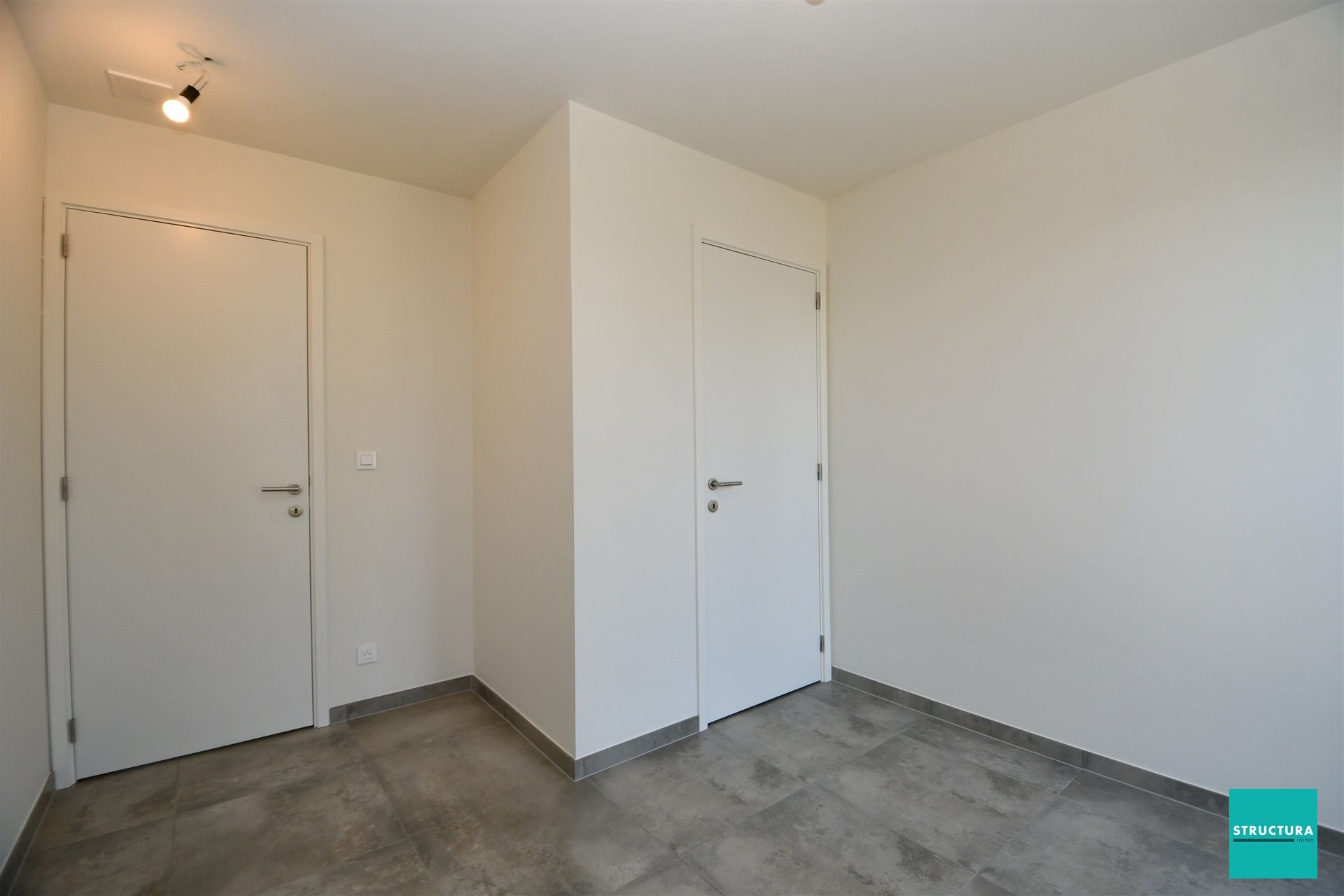 BEZOEKEN VOLZET - Appartement met twee slaapkamers, twee badkamers, terras, garage en kelder foto 9
