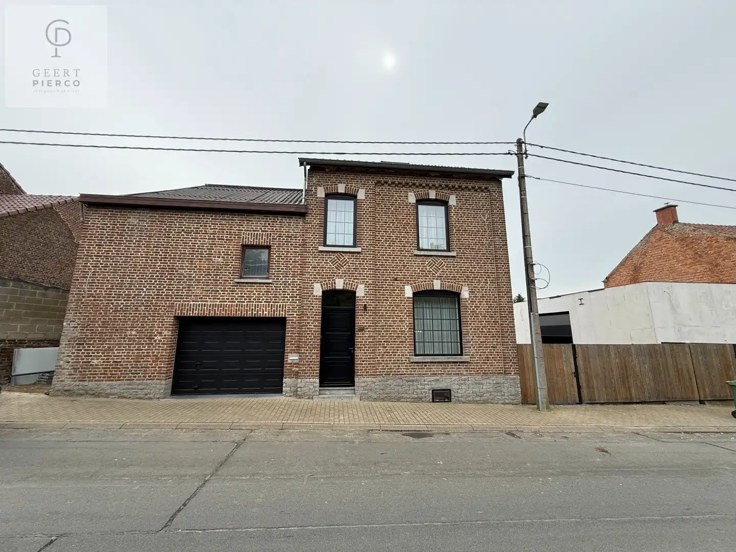 Ruimtelijke woning op een toplocatie foto 2