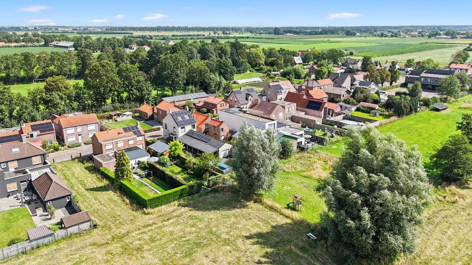 Leuke halfopen woning met grote tuin foto 25