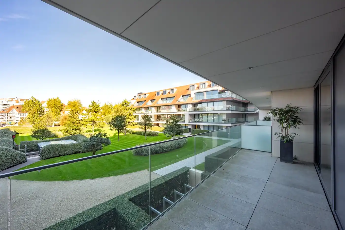 Uitzonderlijk ruim en breed appartement met zuidgericht terras en uniek zicht over het Zegemeer - dubbele garage foto 21