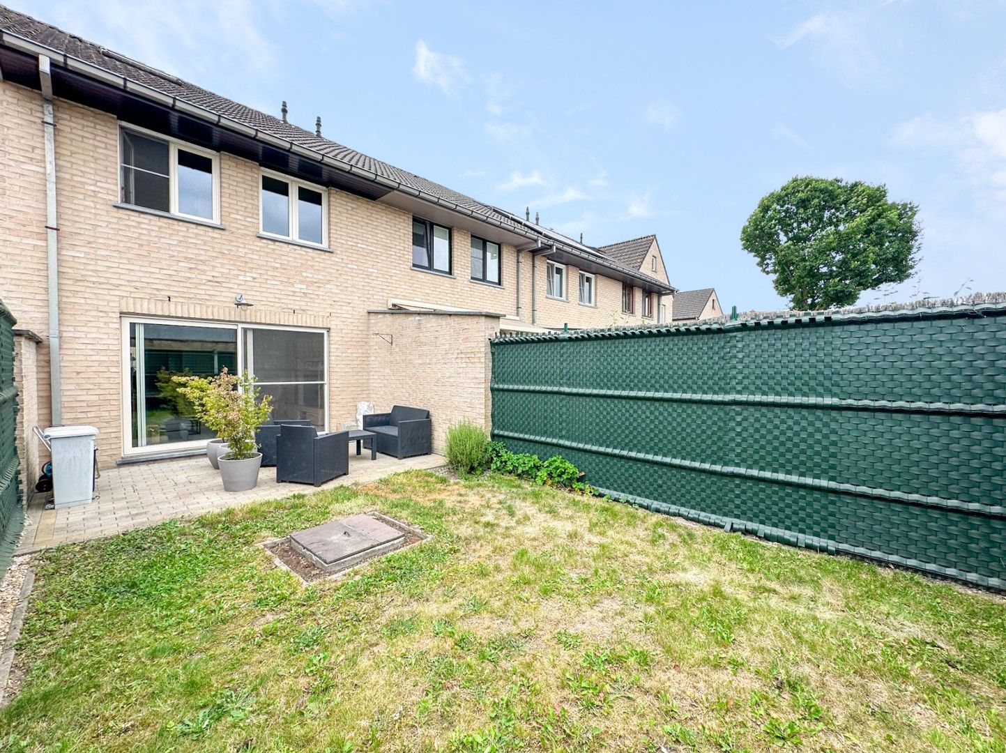 Thuis komen in Eeklo – instapklare woning met tuin foto {{pictureIndex}}
