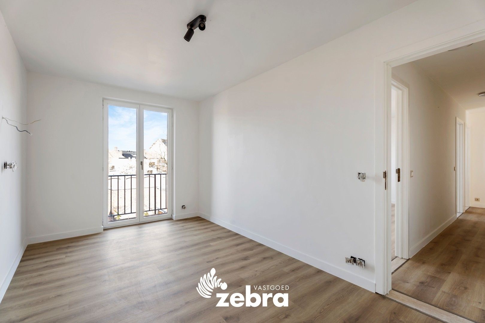 Prachtig & lichtrijk appartement met uitzicht op de Melkmarkt te Izegem! foto 15