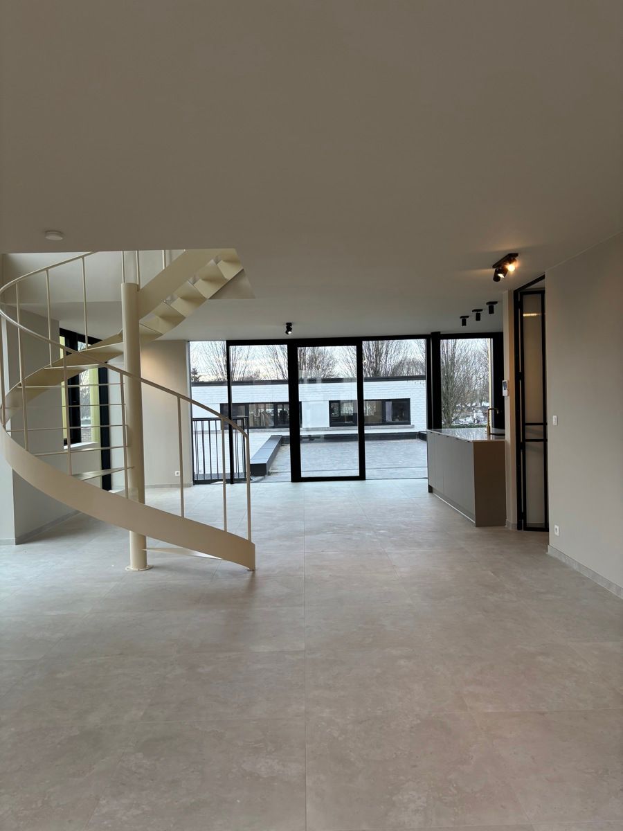 Luxueus nieuwbouw duplex appartement te huur foto 6