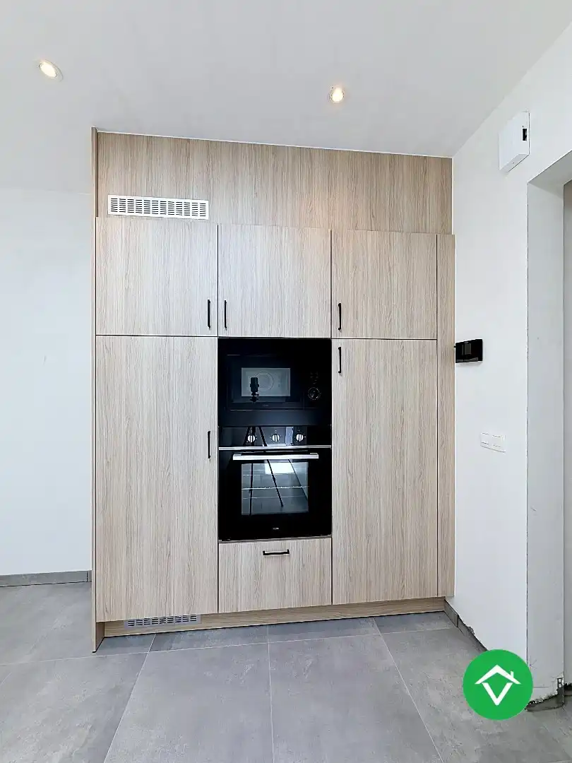 Centraal gelegen nieuwbouwwoning met 3 slaapkamers, tuin en overdekte autostaanplaats foto 7