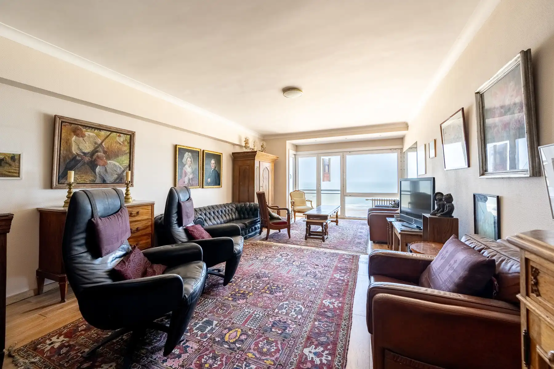 EXCLUSIEF: Ruim appartement met frontaal zeezicht foto 4