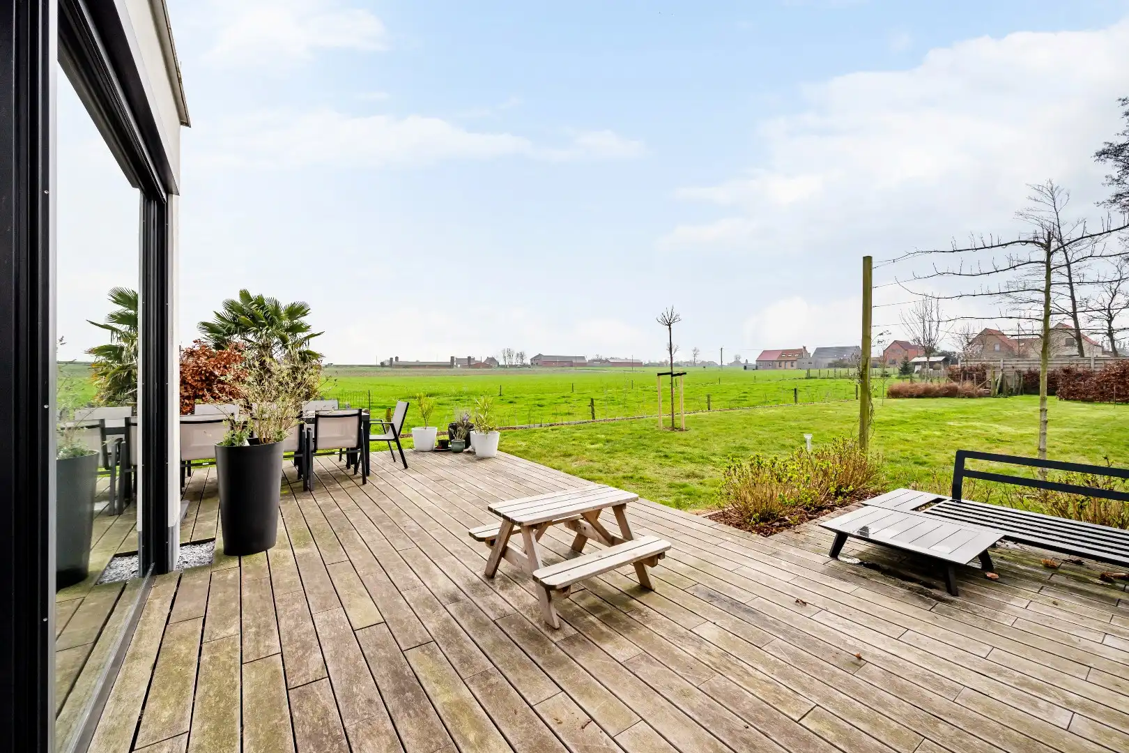 Recente en energiezuinige woning met 3 slaapkamers, ruime garage en tuin. foto 15