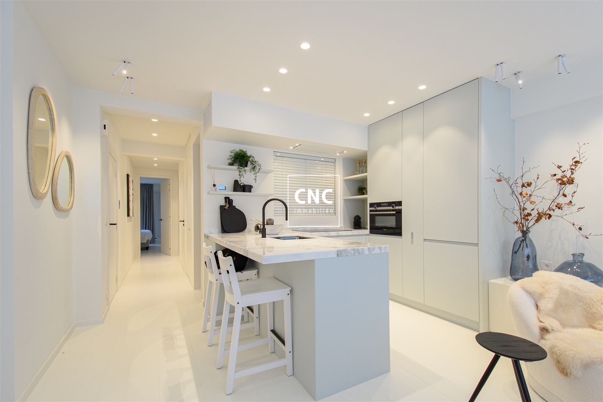 Gerenoveerd appartement in Knokke, op slechts een steenworp van de zeedijk foto 4