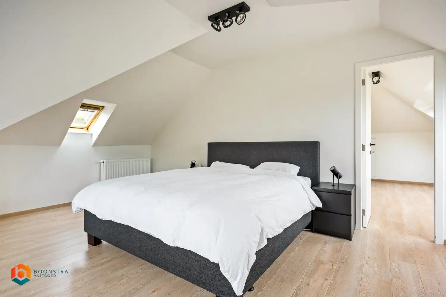 Instapklare woning met 3 slpkrs, garage en tuin te Keerbergen foto 16