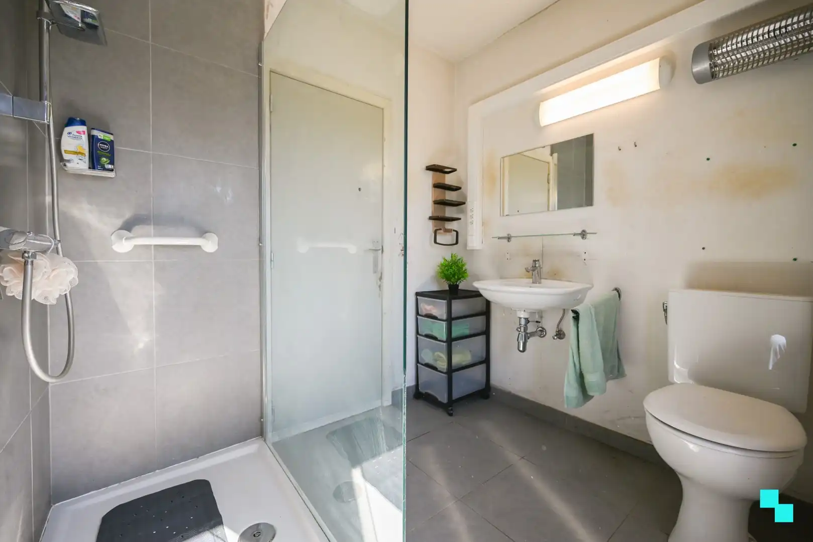 Te renoveren eengezinswoning met vier slaapkamers en ruime tuin foto 22