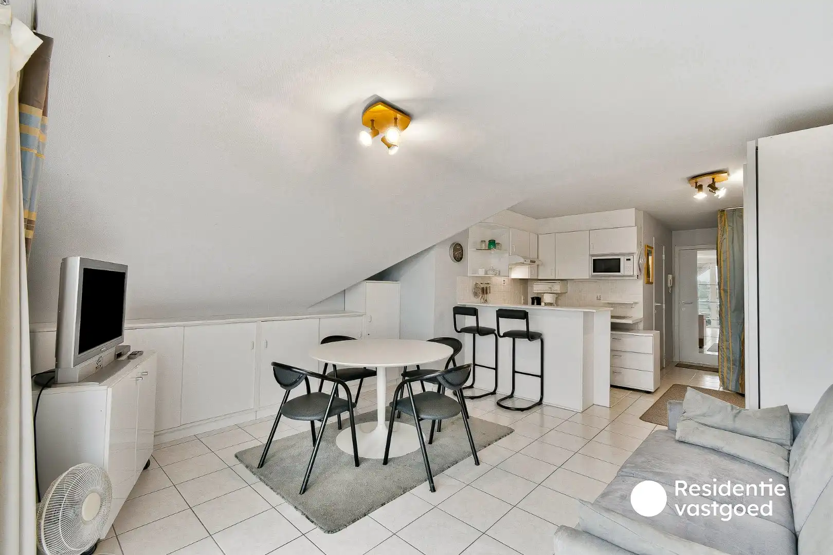 Gemeubelde studio in afgesloten vakantiepark met verwarmd zwembad foto 4