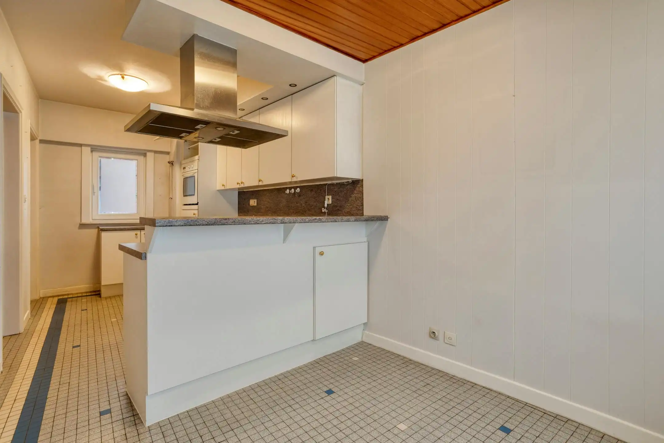 Uitzonderlijk ruim appartement te koop in hartje Kortrijk foto 8