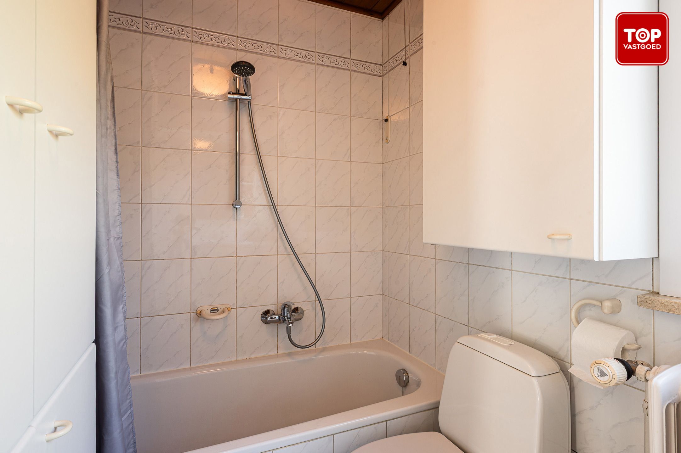 Instapklare halfopen bebouwing met drie slaapkamers foto 15