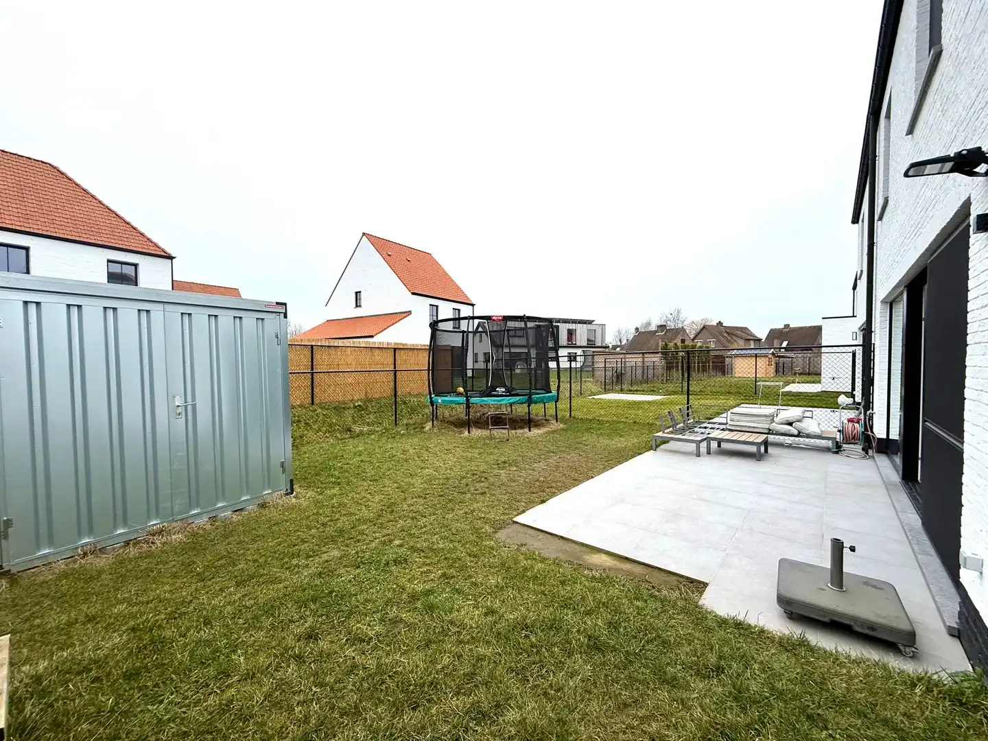 Zeer recente, instapklare woning met 3 slaapkamers en tuin foto 23