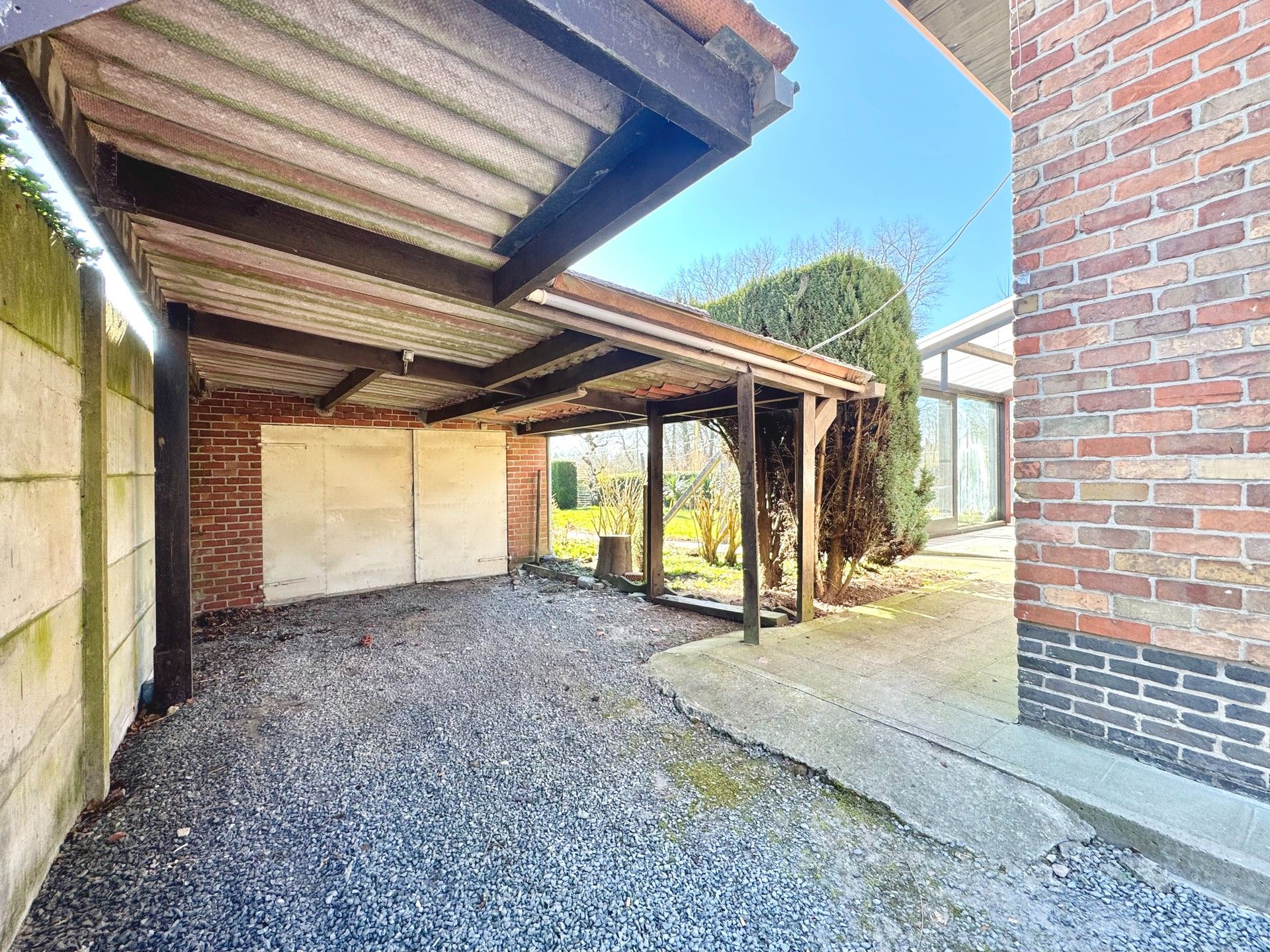 RUIME VRIJSTAANDE  WONING MET GROTE TUIN foto 25