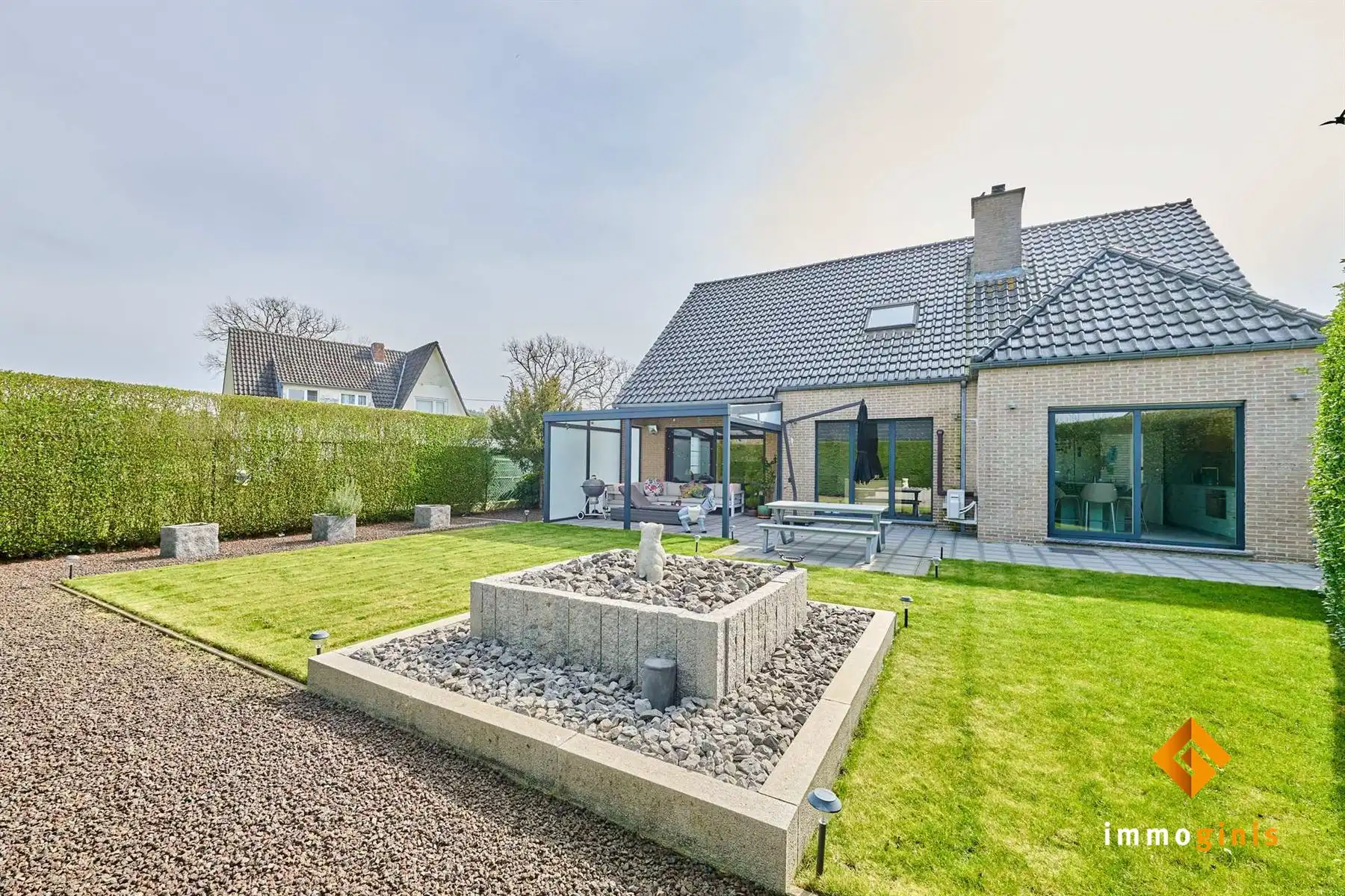 Luxueuze woning met 3 tot 5 slaapkamers en zéér grote, vrijstaande garage op een mooi perceel van 9a60ca. foto 26