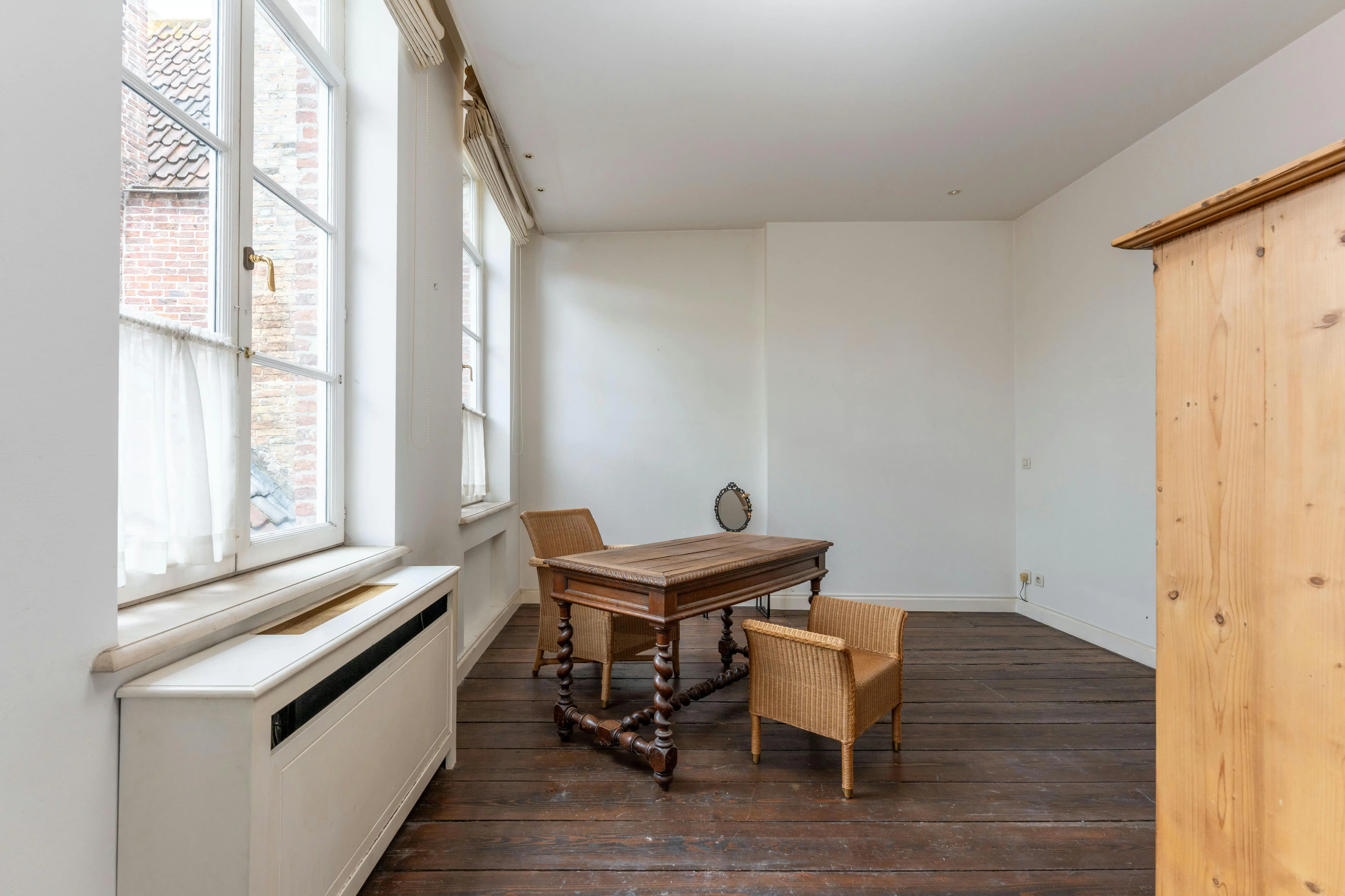 Exclusief herenhuis te koop in hartje brugge foto 11