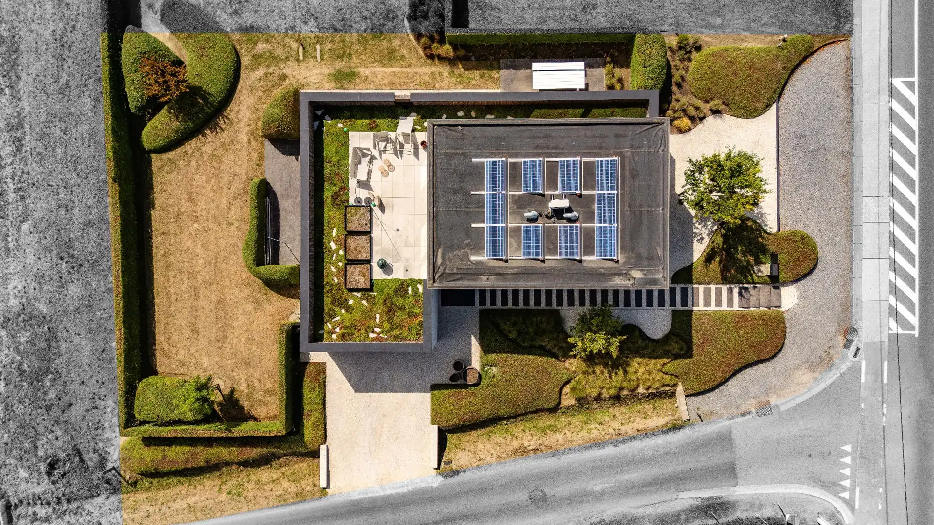 TIJDLOZE VILLA MET LUXUEUZE AFWERKING  foto 30