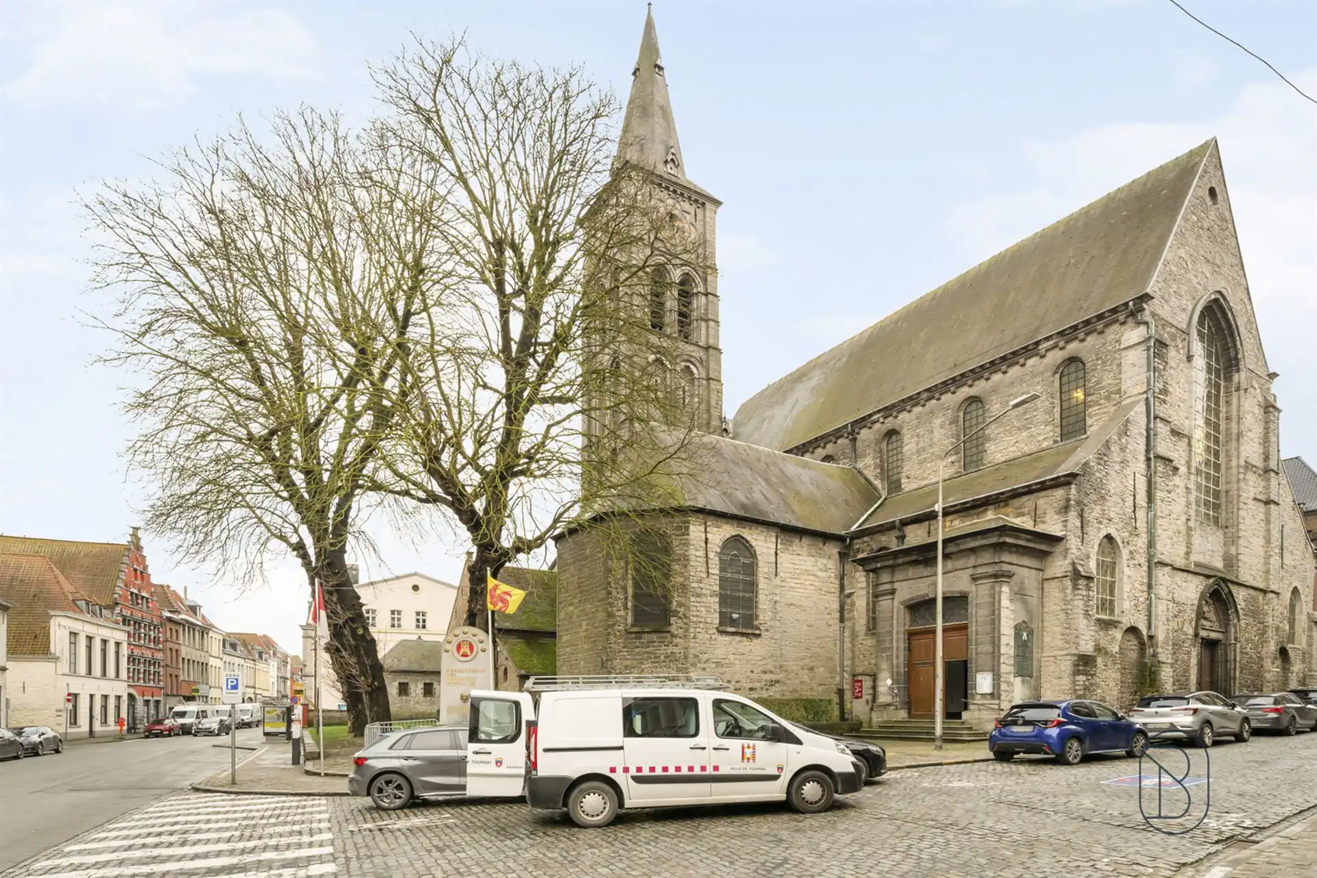Opbrengsteigendom (3 entiteiten) in het centrum van Tournai foto 2