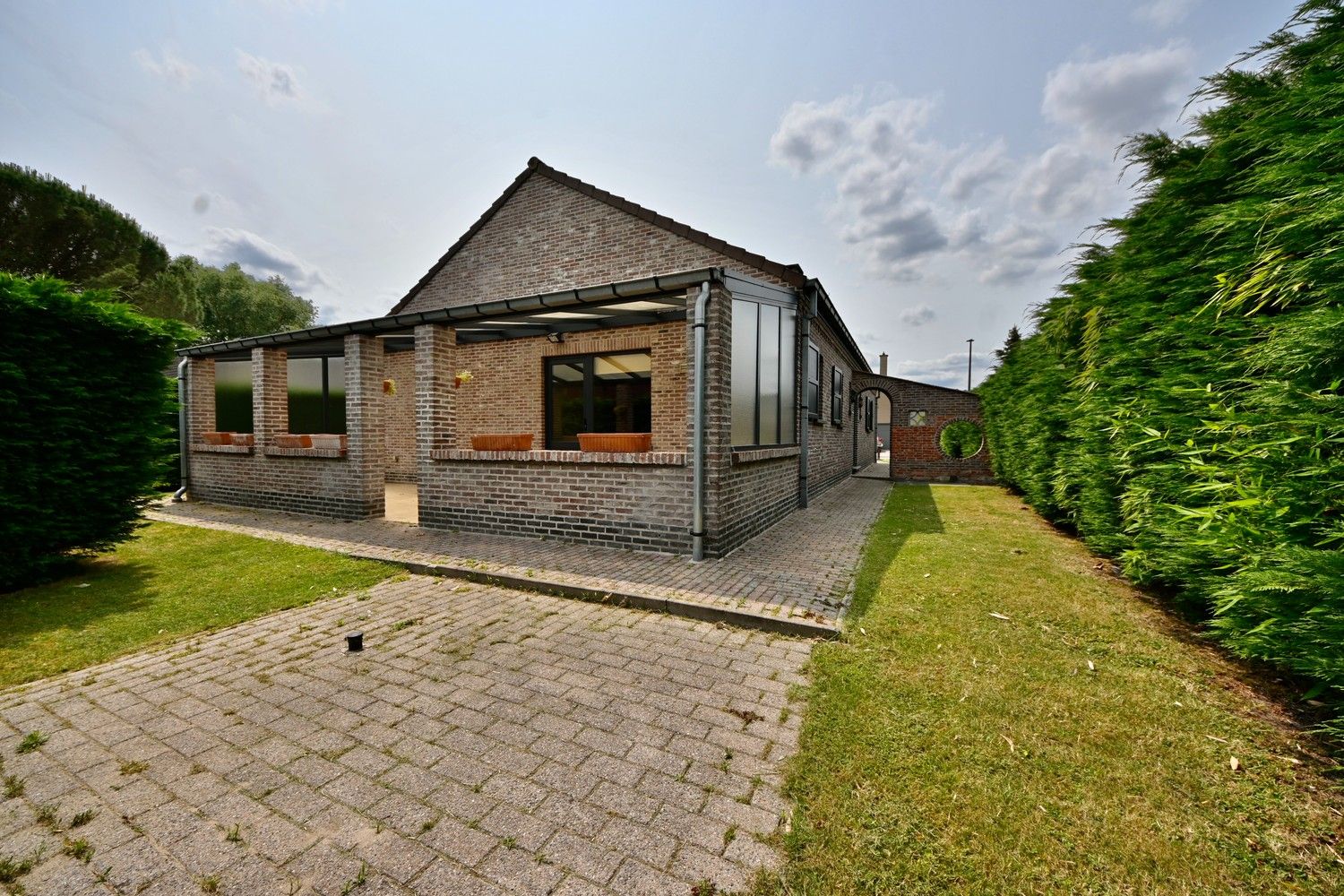 Rustig gelegen laagbouw woning met 2 slaapkamers, garage en tuin. foto 19