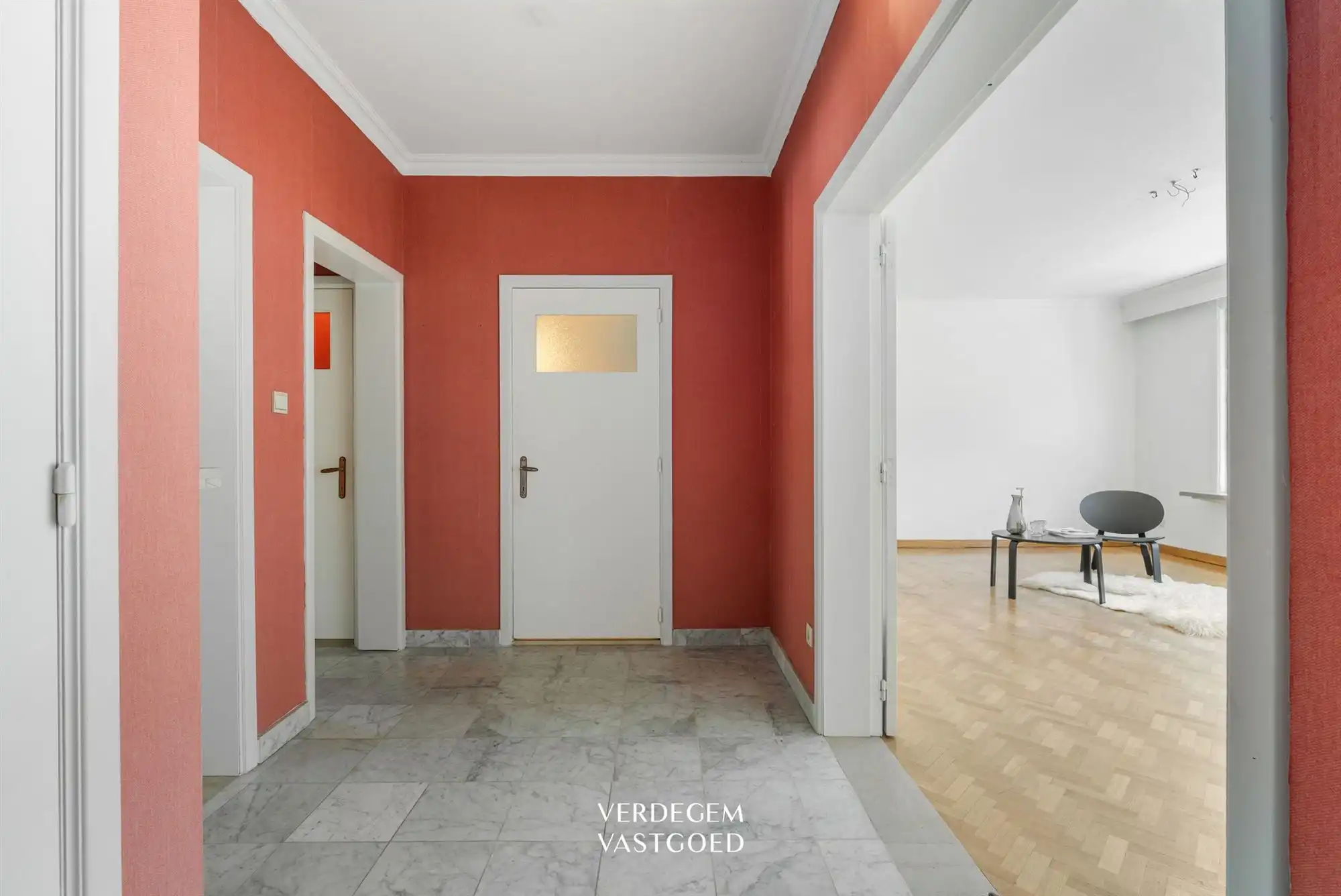 Lichtrijk en ruim appartement met 2 slaapkamers, terras en garage foto 12