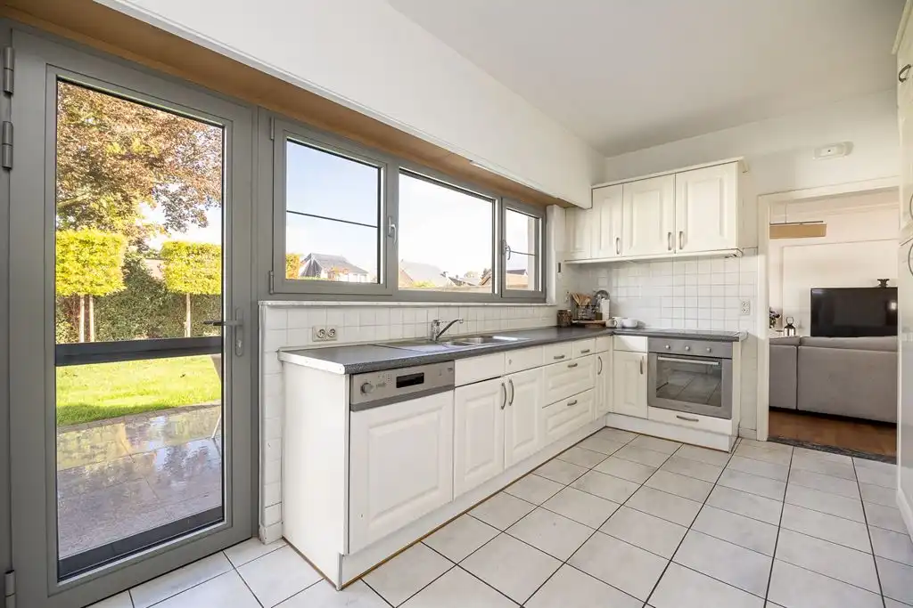 Instapklare villa met 4 à 5 slpk, tuin en EPC B  foto 6