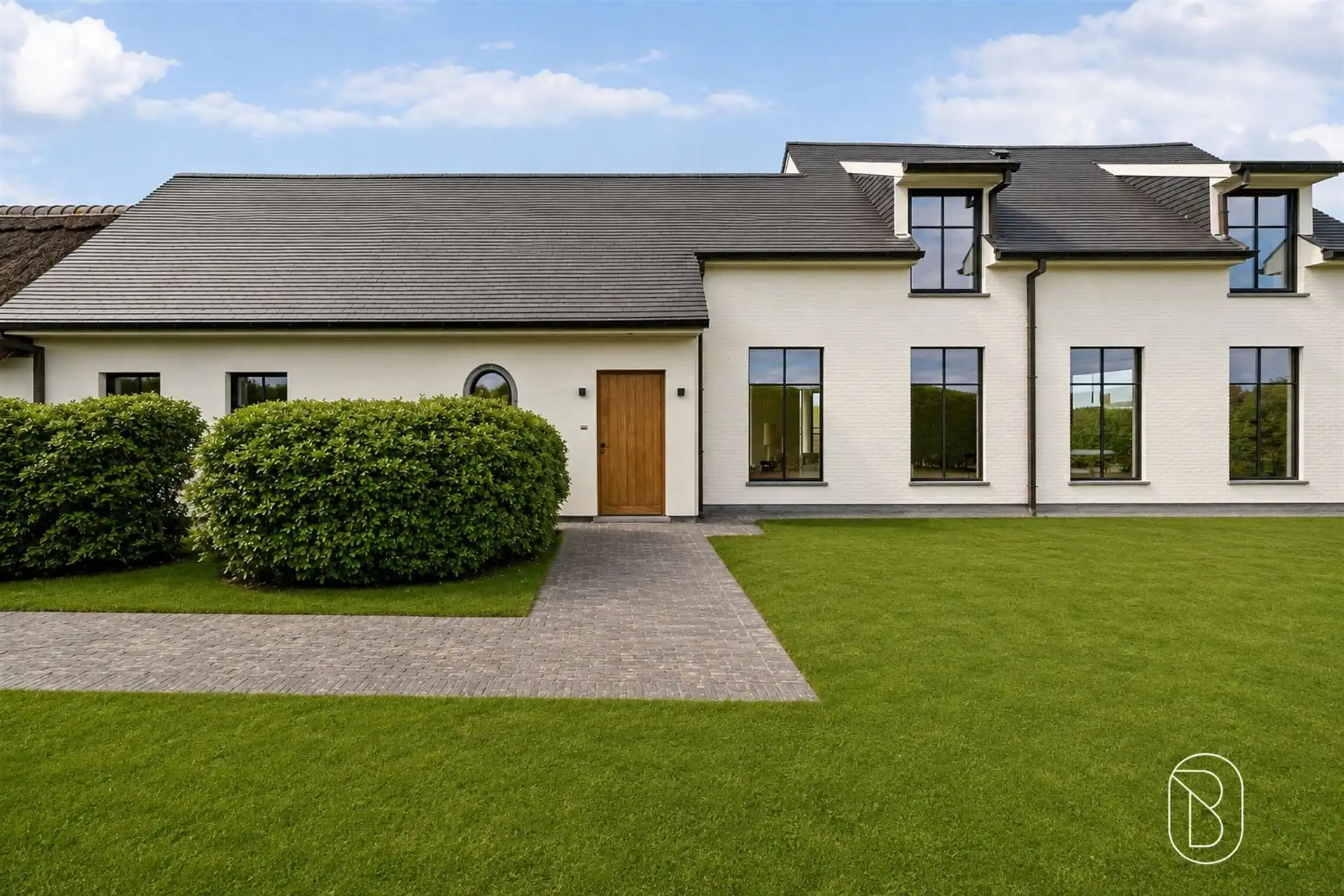 Prachtig gelegen klassewoning met paardenstallen.  foto 6