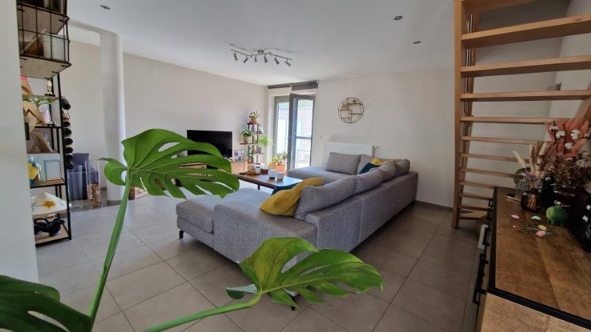 Ruim, energiezuinig DUPLEXAPPARTEMENT met 2slaapkmers, mooie leeefruuimten, terras en parking. foto 16