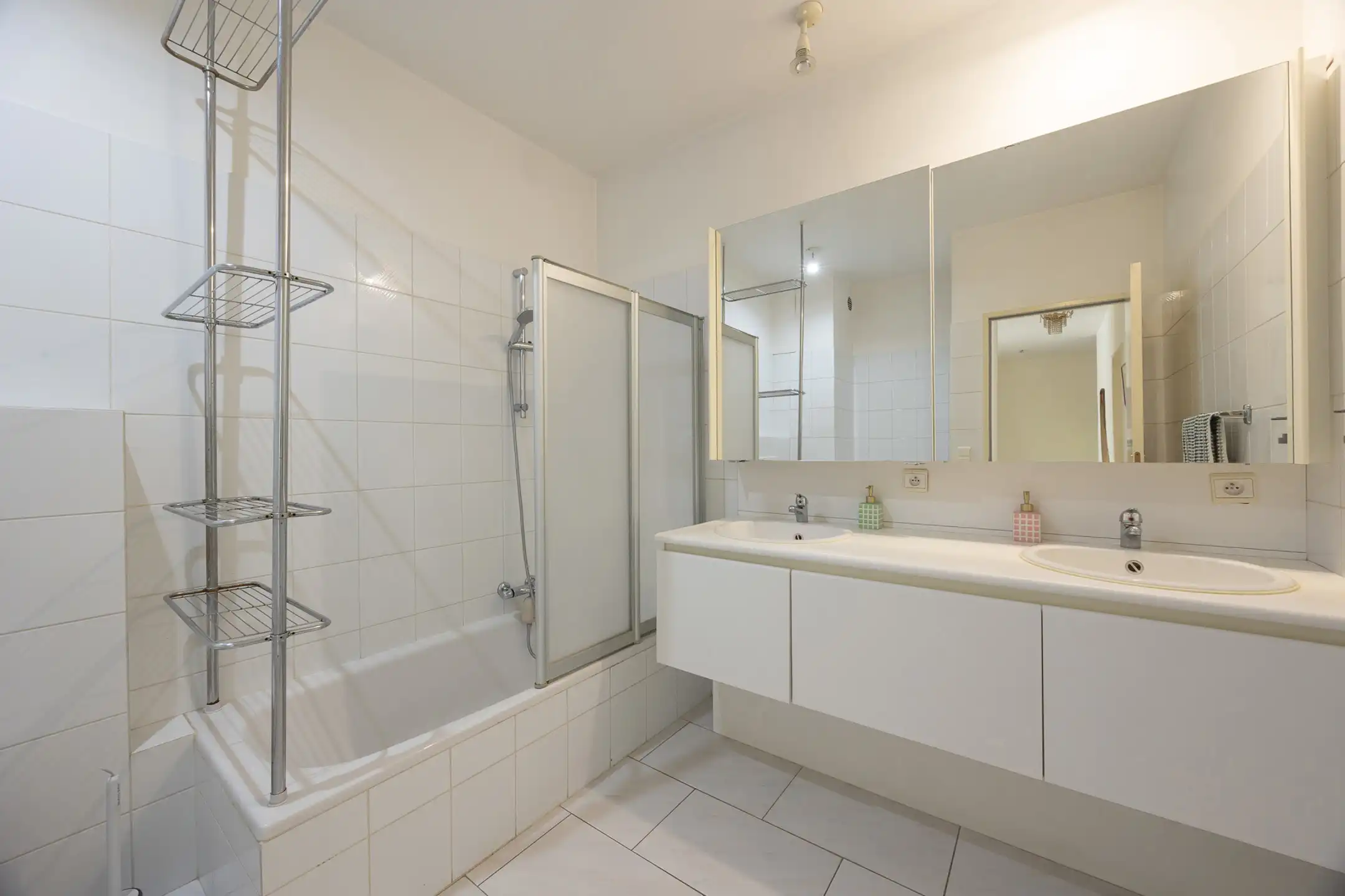 Lichtrijk en ruim appartement  120 m2 met zicht op groen foto 15