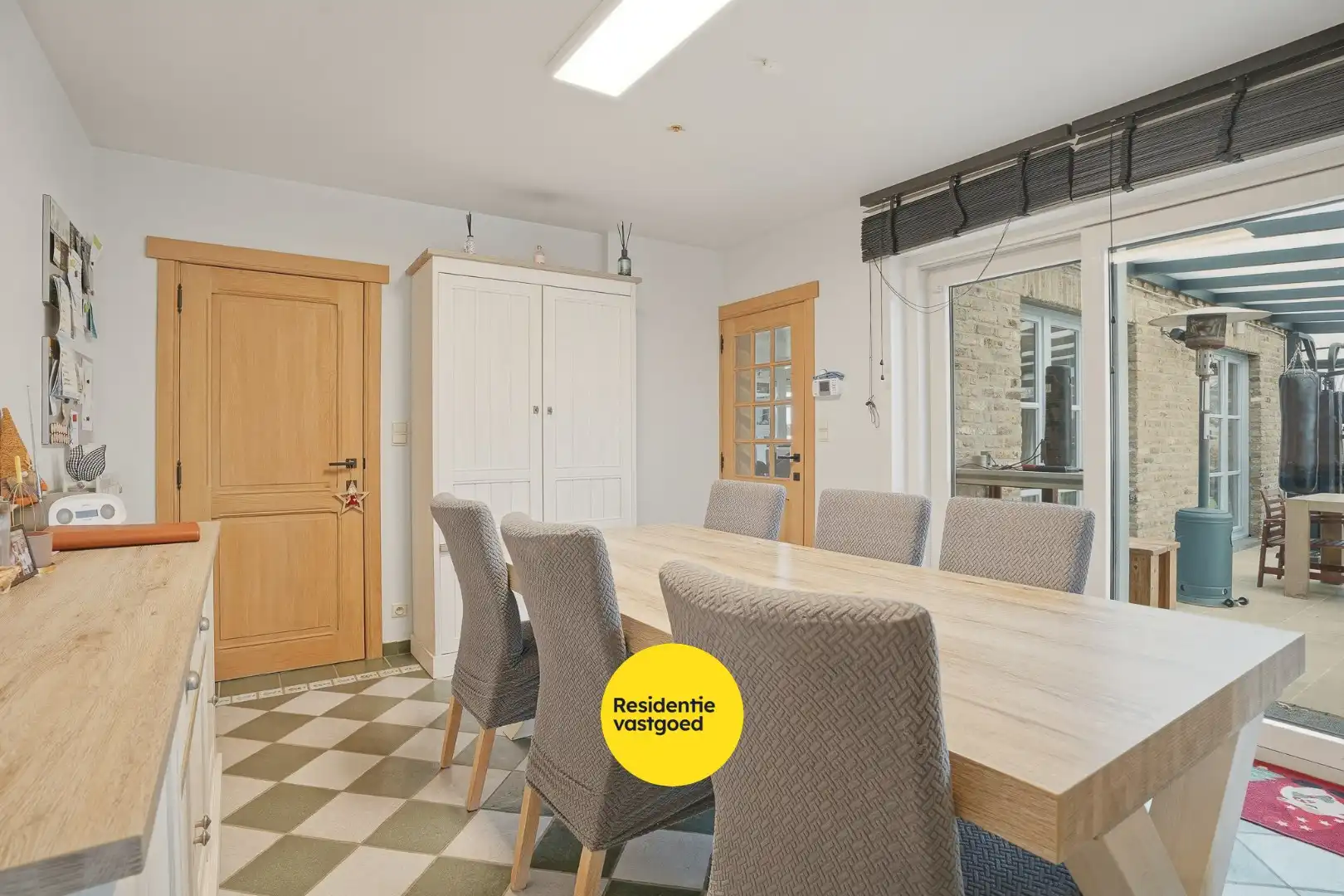 Landelijk gelegen villa met loods in Aartrijke foto 8