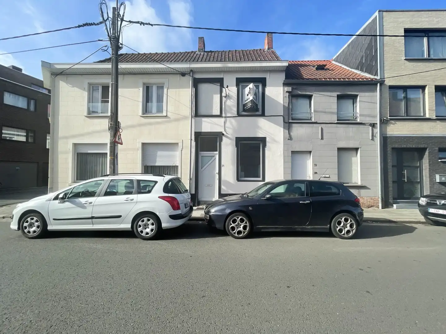 Volledig gerenoveerde instapklare starterswoning met 2 slaapkamers nabij het centrum van Roeselare! foto 15