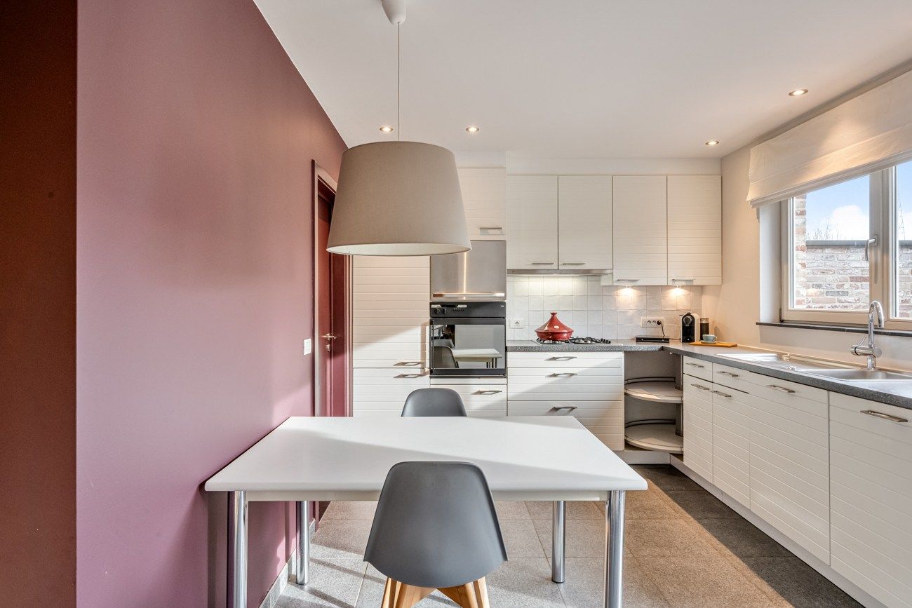 Instapklare halfopen bebouwing met 4 slaapkamers in Oostakker foto 12