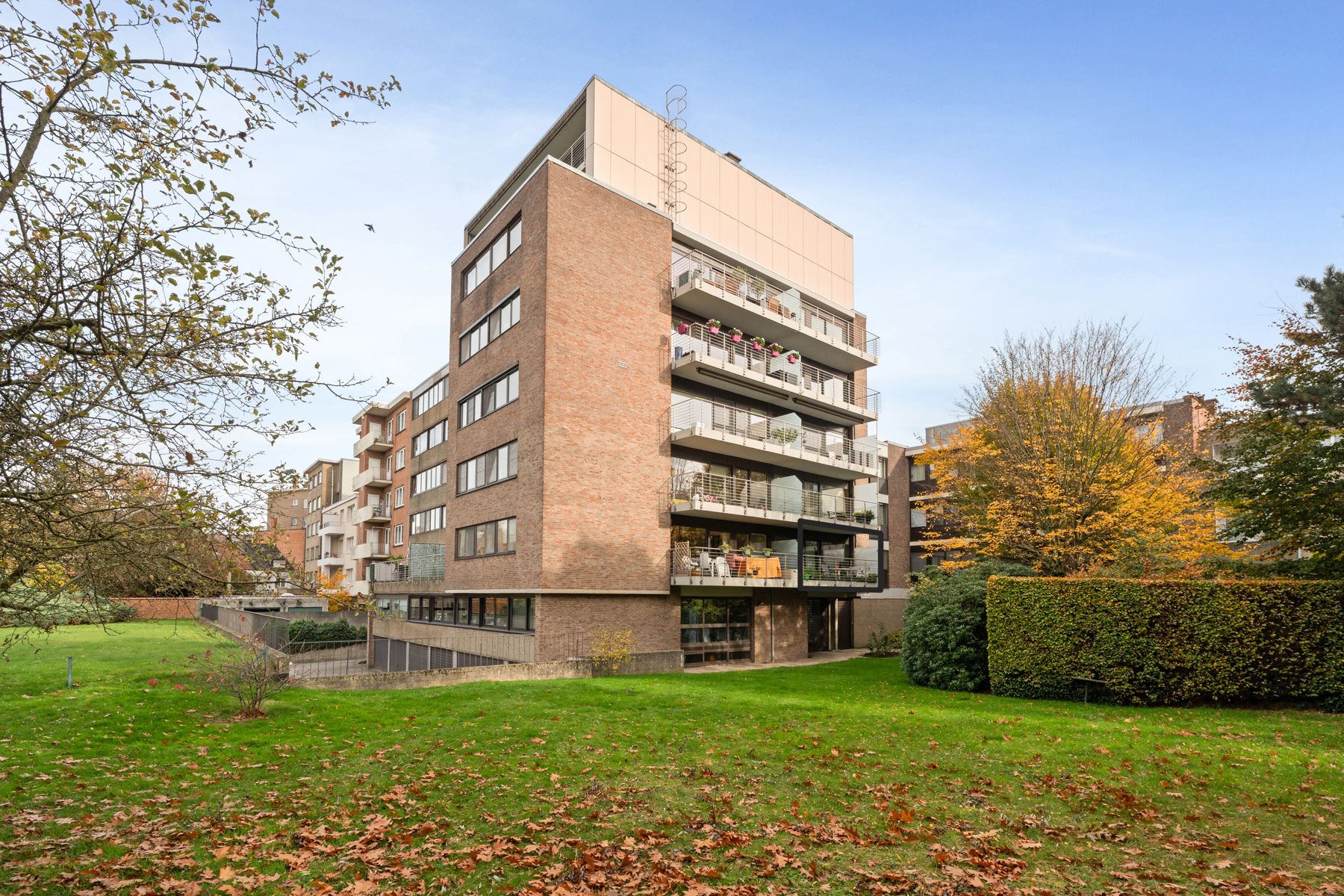 3 slaapkamer appartement, ondergrondse staanplaats & kelder  foto 17