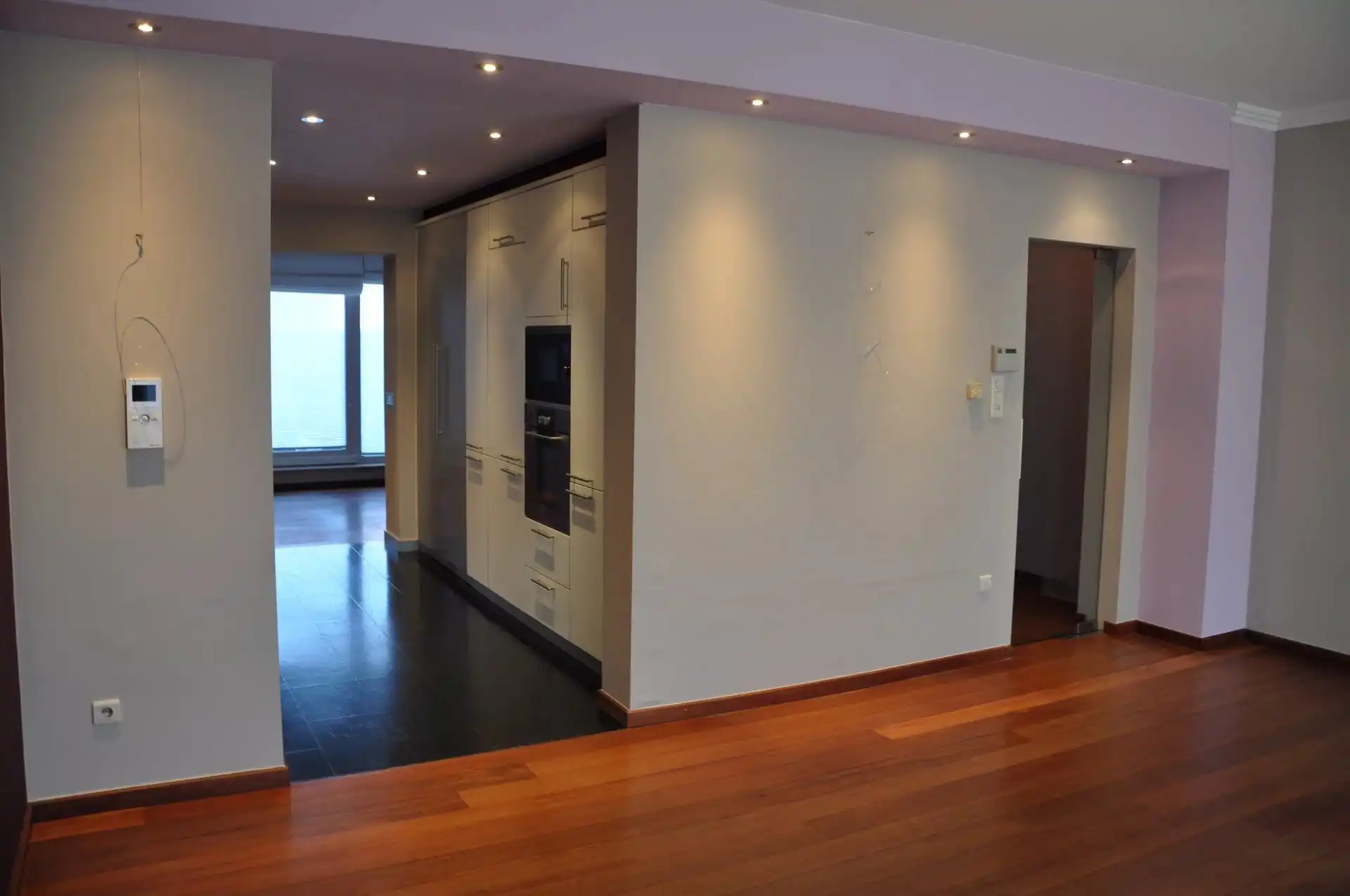 UNIEK HANDELSPAND VAN 110M² MET DUPLEXAPPARTEMENT MET 3 SLPK IN LANAKEN CENTRUM foto 14