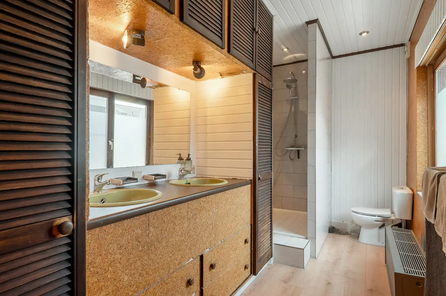 Te renoveren rijwoning met stadstuin op topligging. foto 22