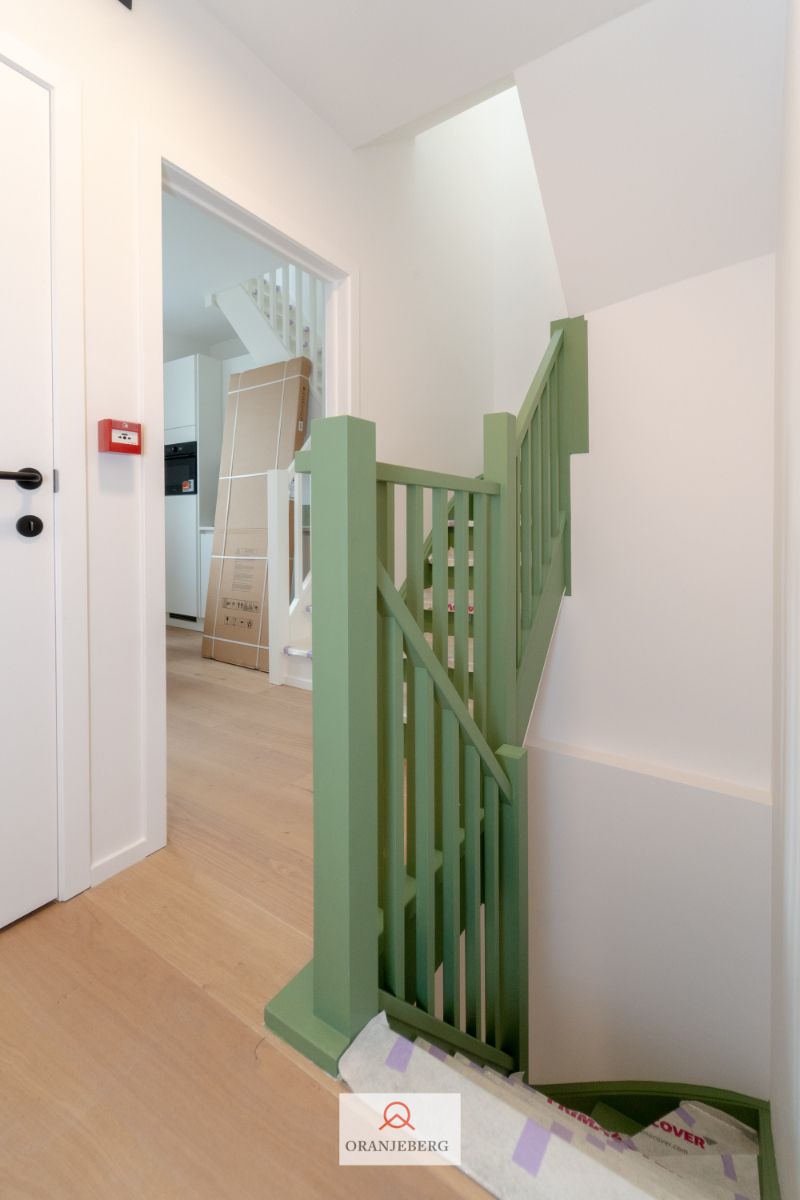 Gerenoveerde lichtrijke duplex studentenstudio foto 17