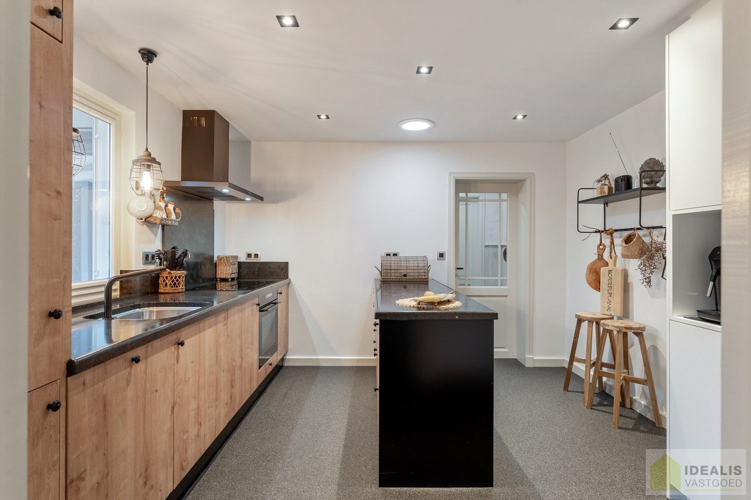 IDEALIS VASTGOED – Prachtige, stijlvolle woning mét B&B-gedeelte, van maar liefst +-315m² foto 10