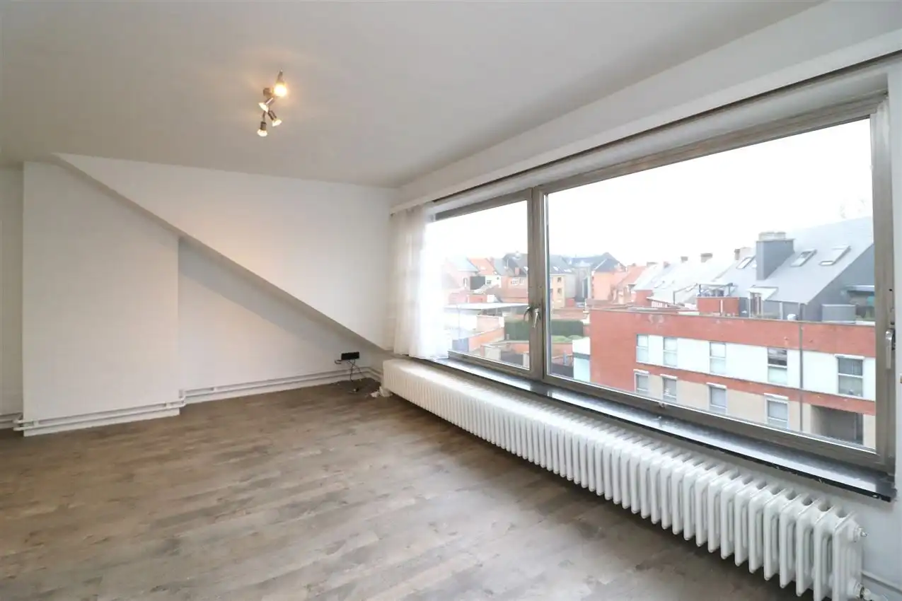 Vernieuwd app. met 1 slpk. op wandelafstand van centrum foto 24