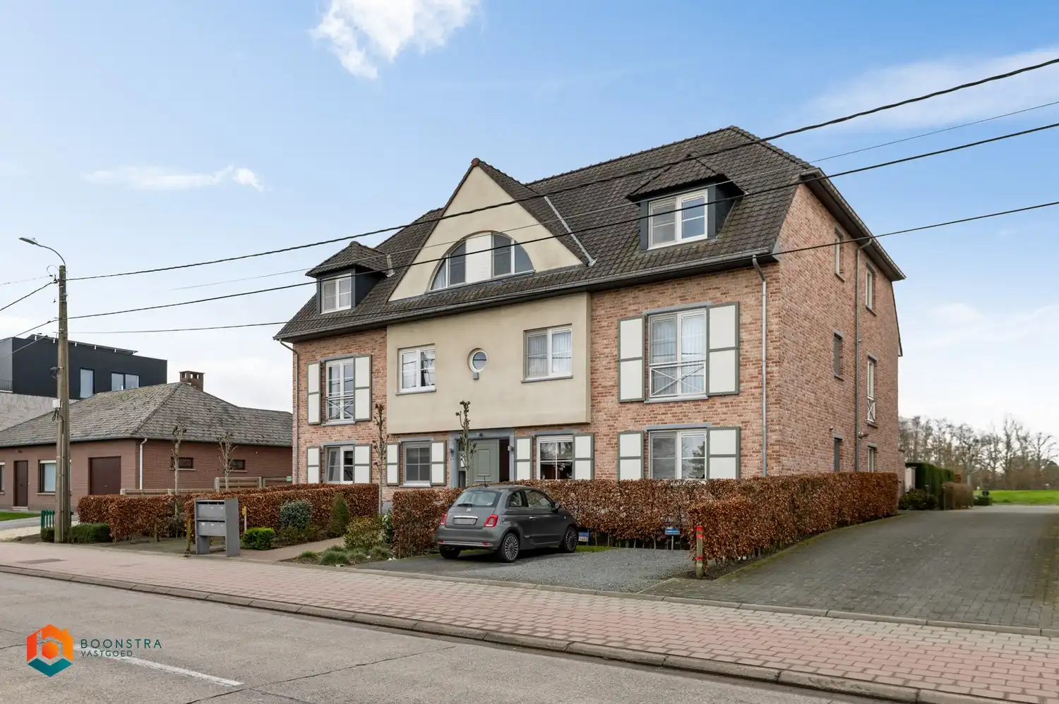 Lichtrijk duplexappartement met 2 slpkrs te Putte foto 2