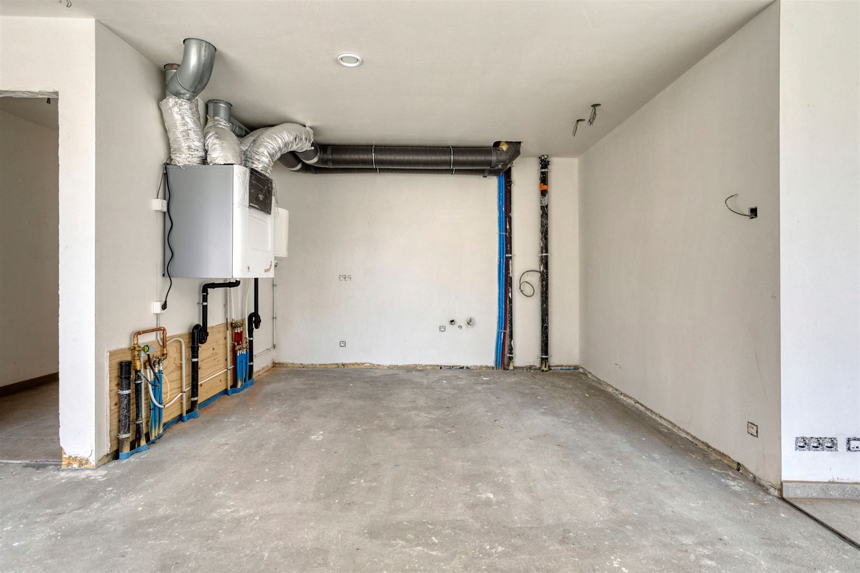 Gelijkvloers handelspand gelegen op toplocatie foto 5